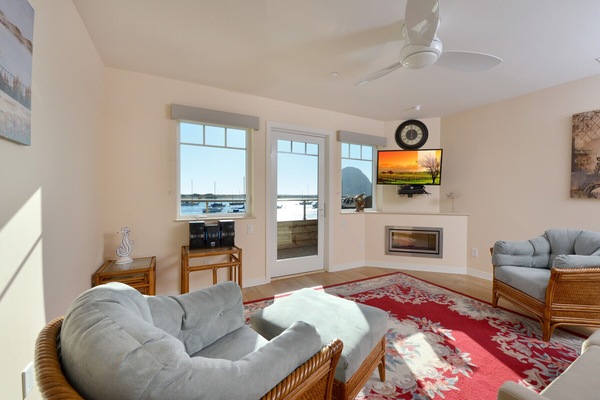 Welcome to the La Roche Suites, the best of Morro Bay: walkable, watchable, and wonderfully unforgettable.