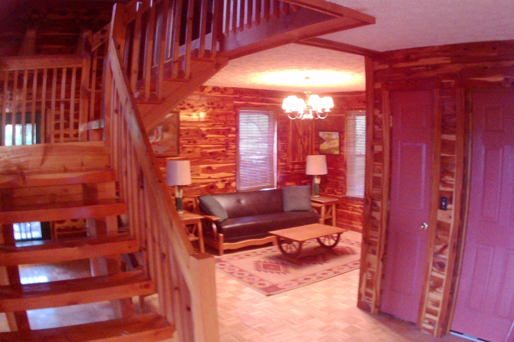 Step back in time in the Tennessee hills at the Starlite Retreat Cabin