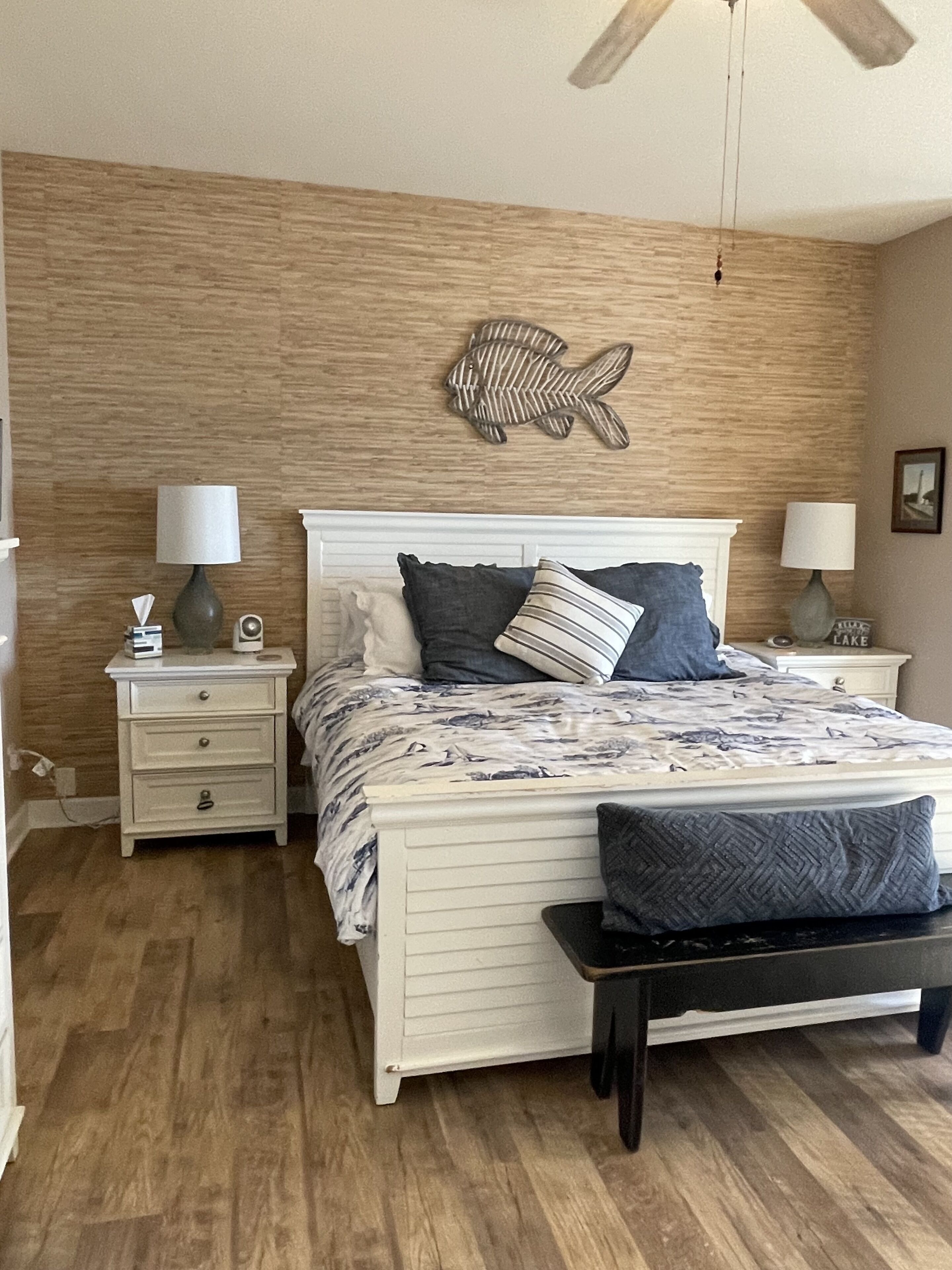 Main Lakefront Family Home,  Beach, Kayaks/SUPs, Boat Slip,  Dog Friendly