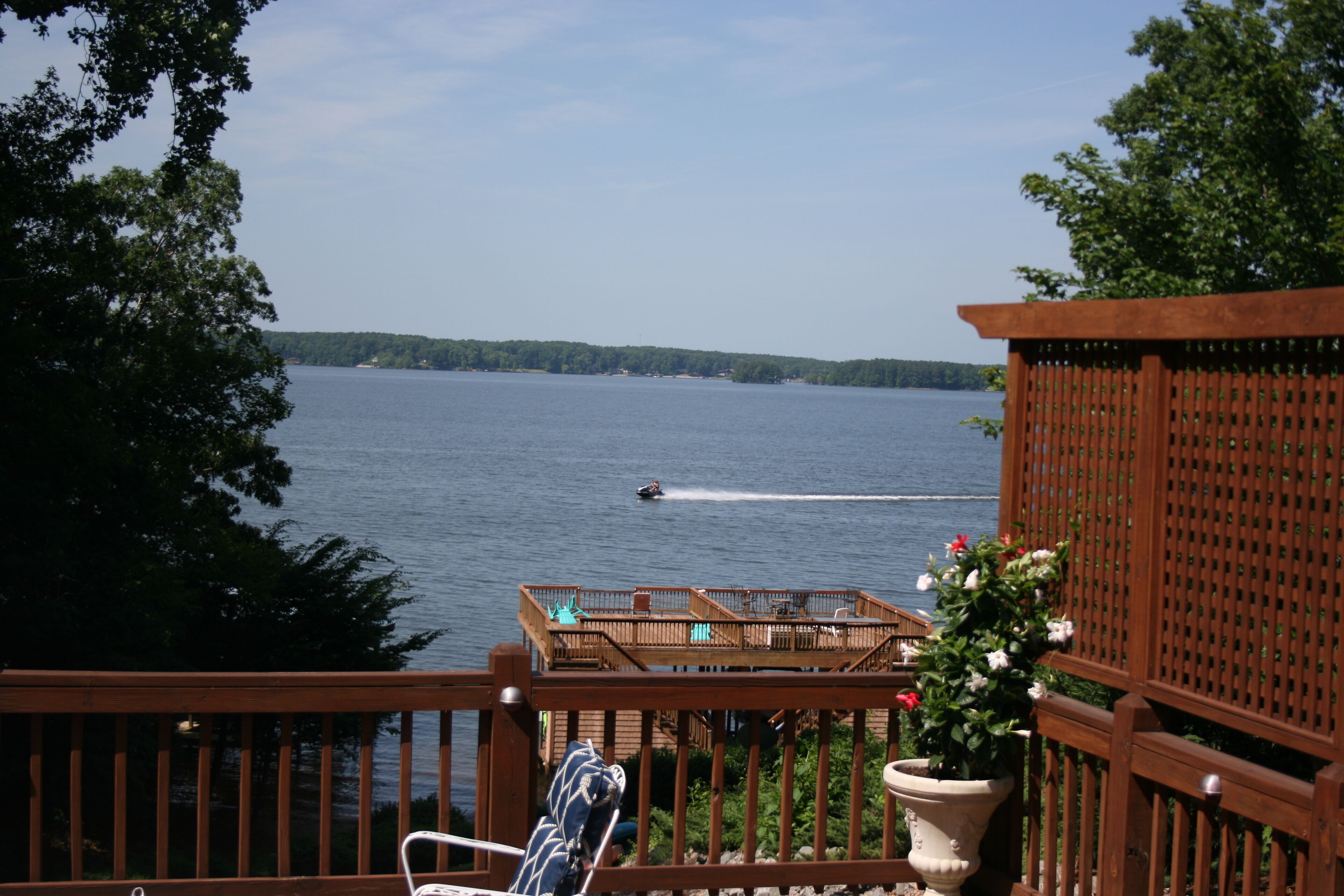 Main Lakefront Family Home,  Beach, Kayaks/SUPs, Boat Slip,  Dog Friendly
