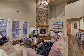 Smart TV, fireplace, DVD player, table tennis