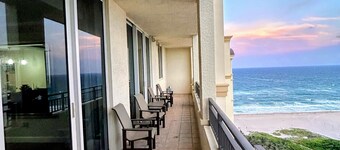 3 bedroom Luxurious Presidential Penthouse ,Ocean View + 5 star Resort Amenities
