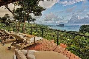 Terrace/patio - Ultra Luxury Villa with Gorgeous Views & Private Pool, Theater and Game-room (Manuel Antonio)