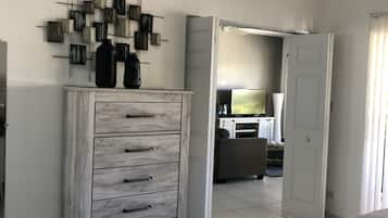 3 chambres, fer et planche à repasser, Wi-Fi gratuit, draps fournis