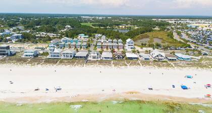 Pier Park only 50 Steps to the beach! Pet friendly. Ocean View.