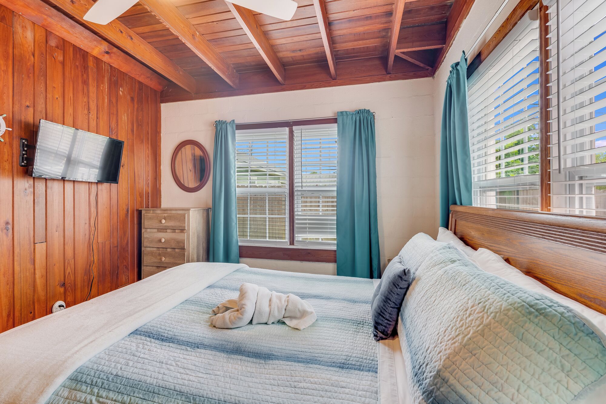 2 quartos, ferros/tábuas de passar roupa, Wi-Fi de cortesia