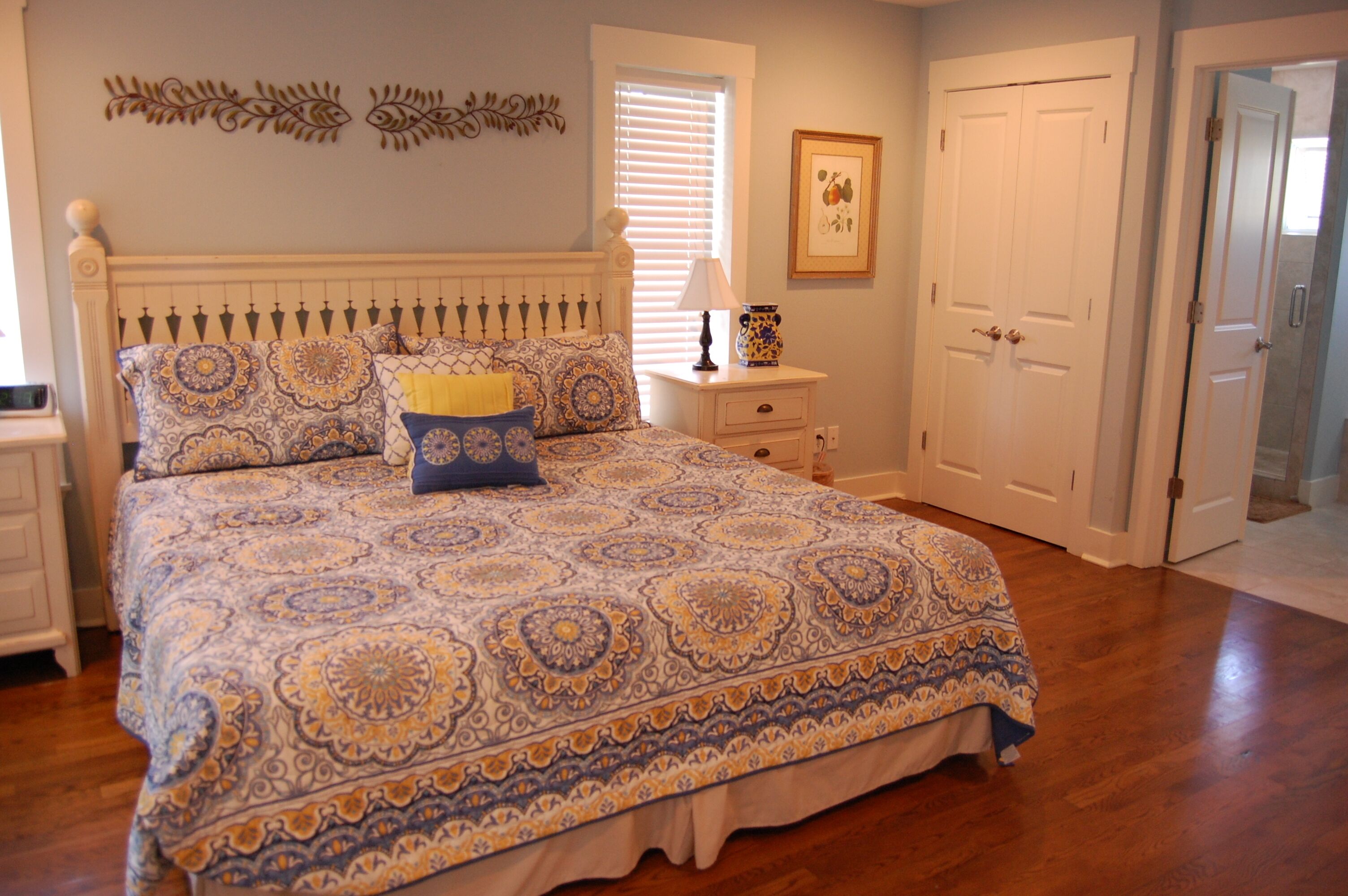10 bedrooms, iron/ironing board, travel crib, free WiFi