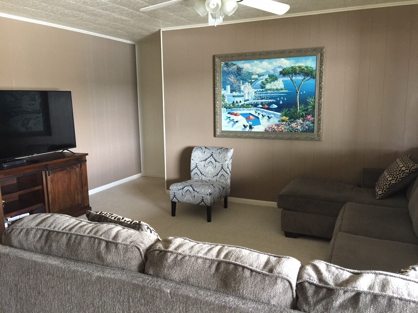 4BR/2BA And 2 Living Areas. Large Deck. Double Dock Sleeps 10