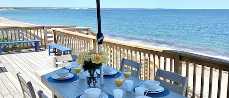 تناول الطعام بالخارج