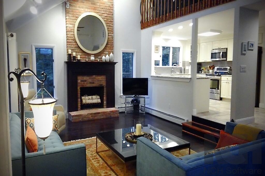 Spacious family home with open floor plan, fireplace, and close to a ski area!