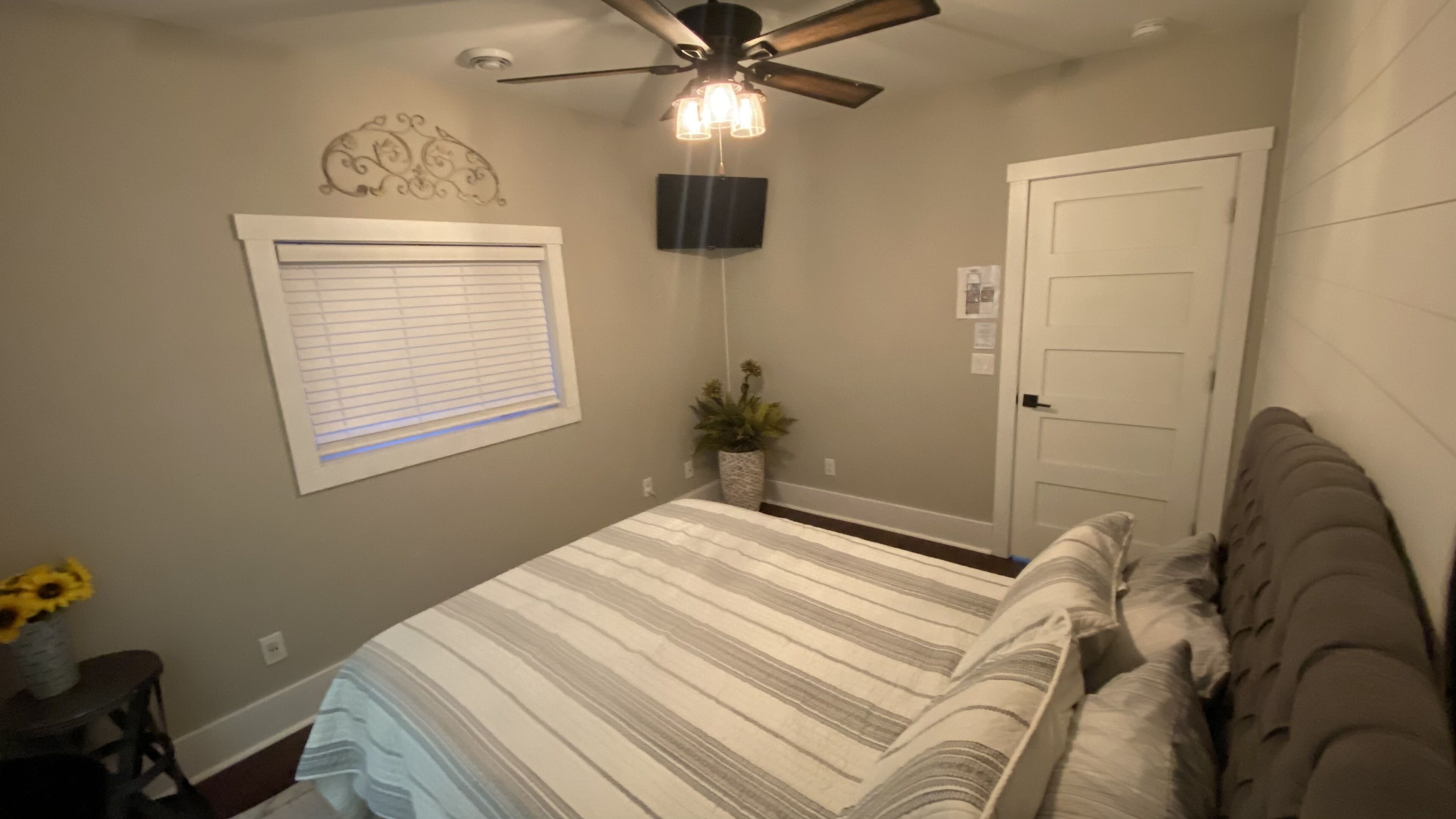 Lake Winnebago Waterfront Cottage W/Hot Tub