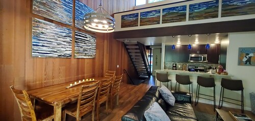 Completely remodeled, all-together cozy.