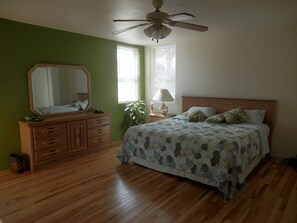 3 bedrooms, desk, iron/ironing board, free WiFi - Beachfront Spanish Style Landmark 3 Bedroom 2 bath House (Flagler Beach)