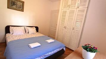 4 bedrooms, free WiFi, bed sheets