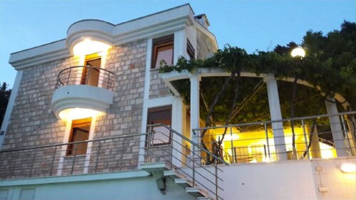 Luxus Steinhaus mit privatem Pool - Authentisches mediterranes Haus