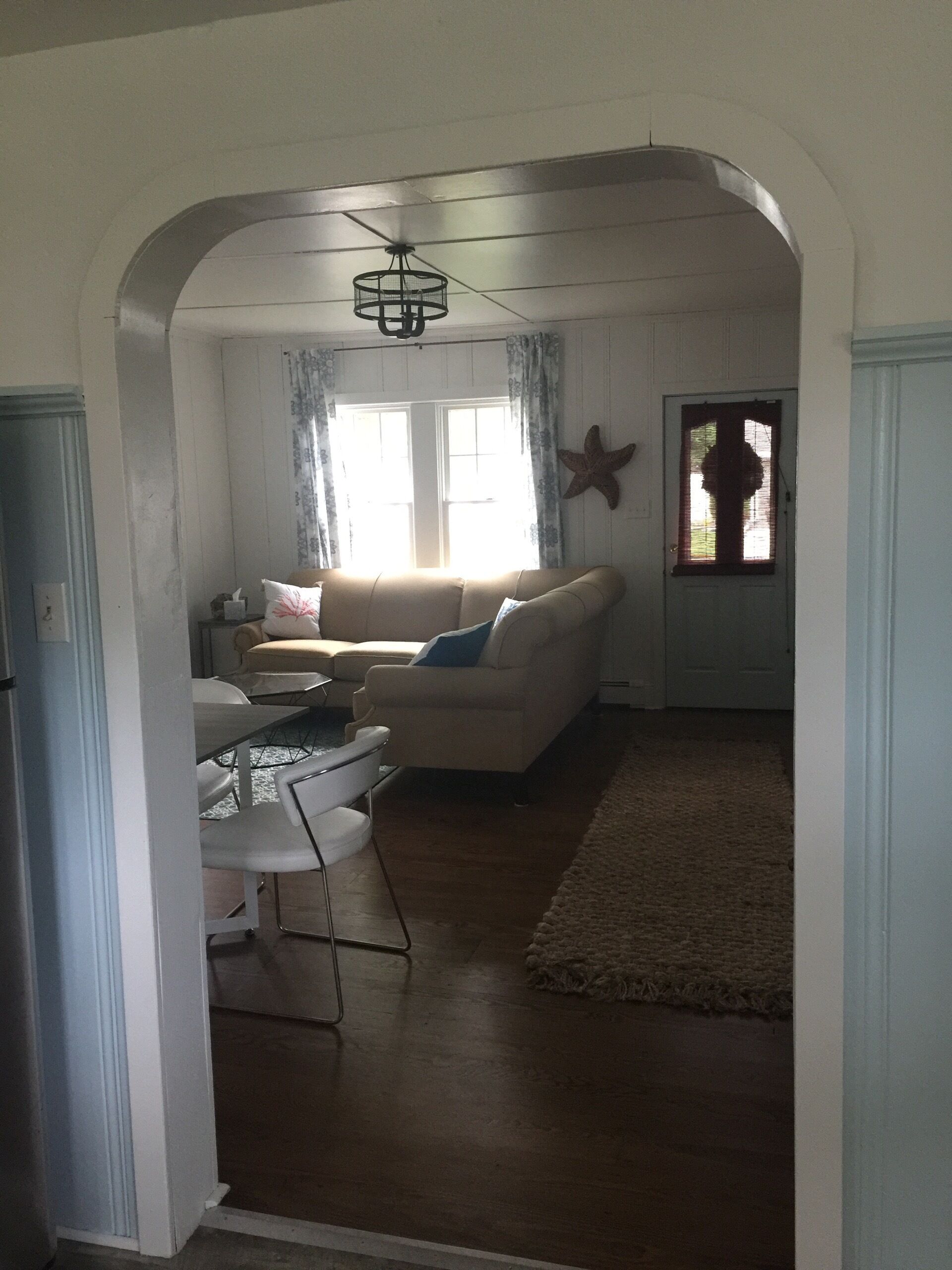 *** Newly Renovated *** "The Holiday House" Just steps from the Bay! 