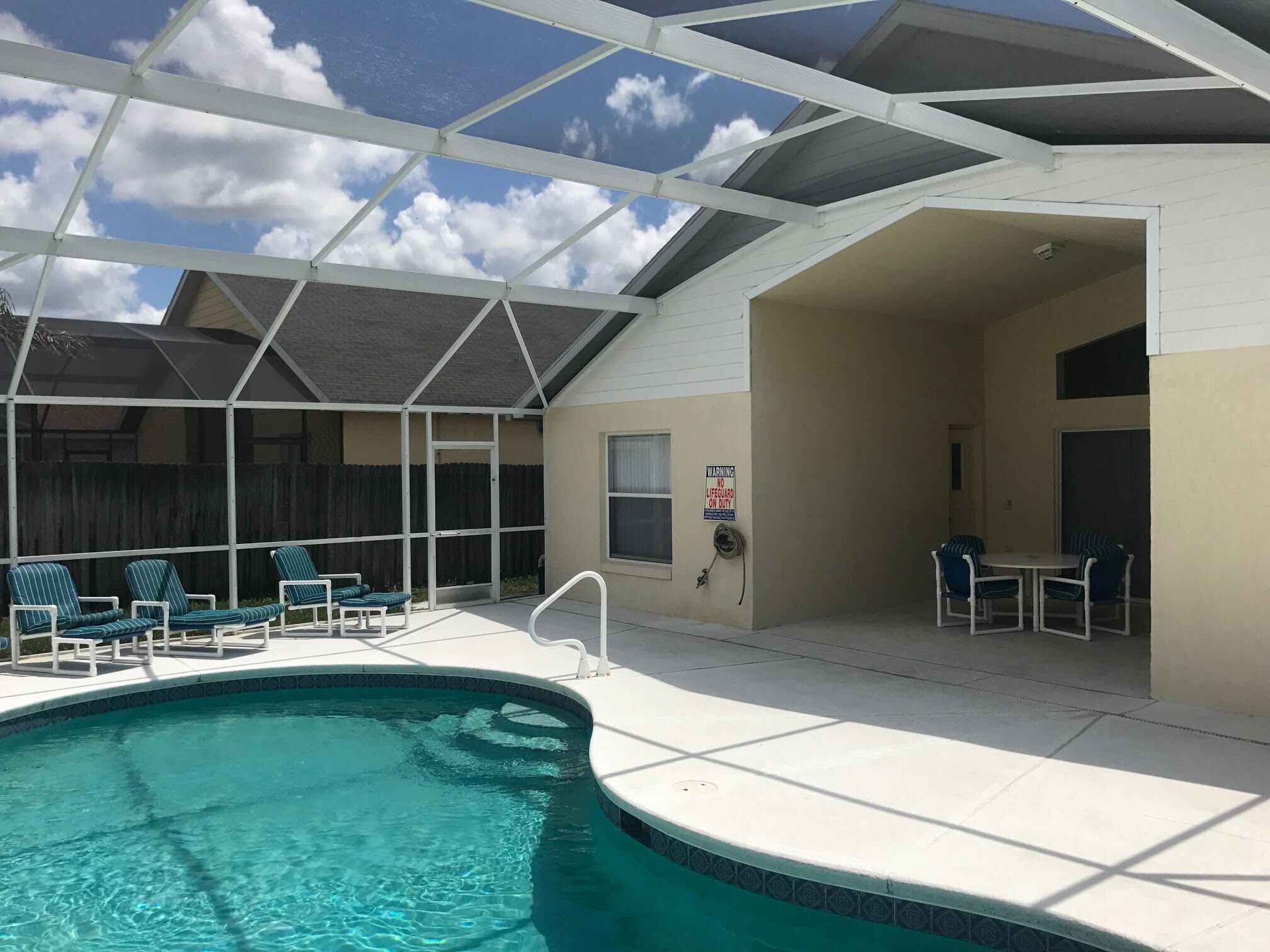 Luxury Villa near Disney and Universal with Private Pool, Free Wifi , Game Room.
