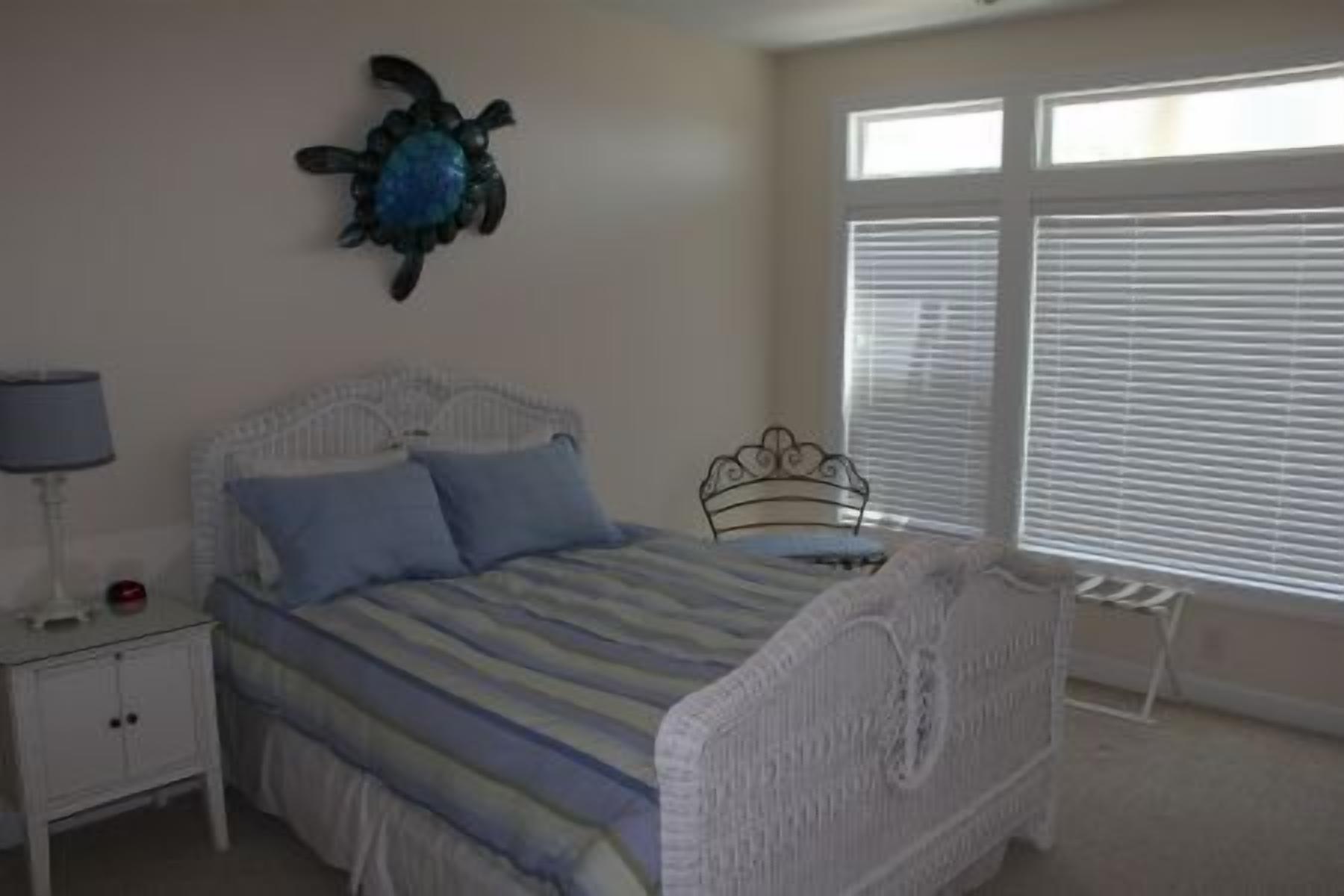 Remodeled - Views, Views, Views just steps to the beach! Linens & cleaning incl