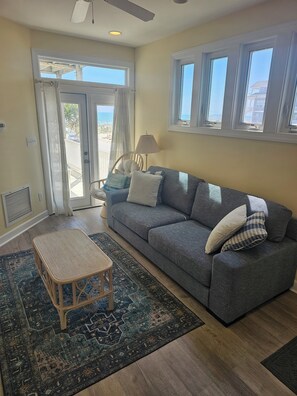 Smart TV, computer monitors