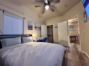 4 slaapkamers, een strijkplank/strijkijzer, wifi, beddengoed