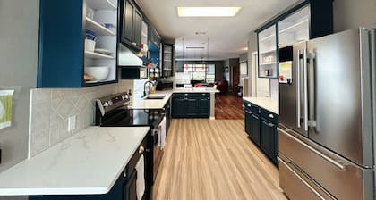 Updated Home with Outdoor Hot Tub, Grill, 4BR 4BTH