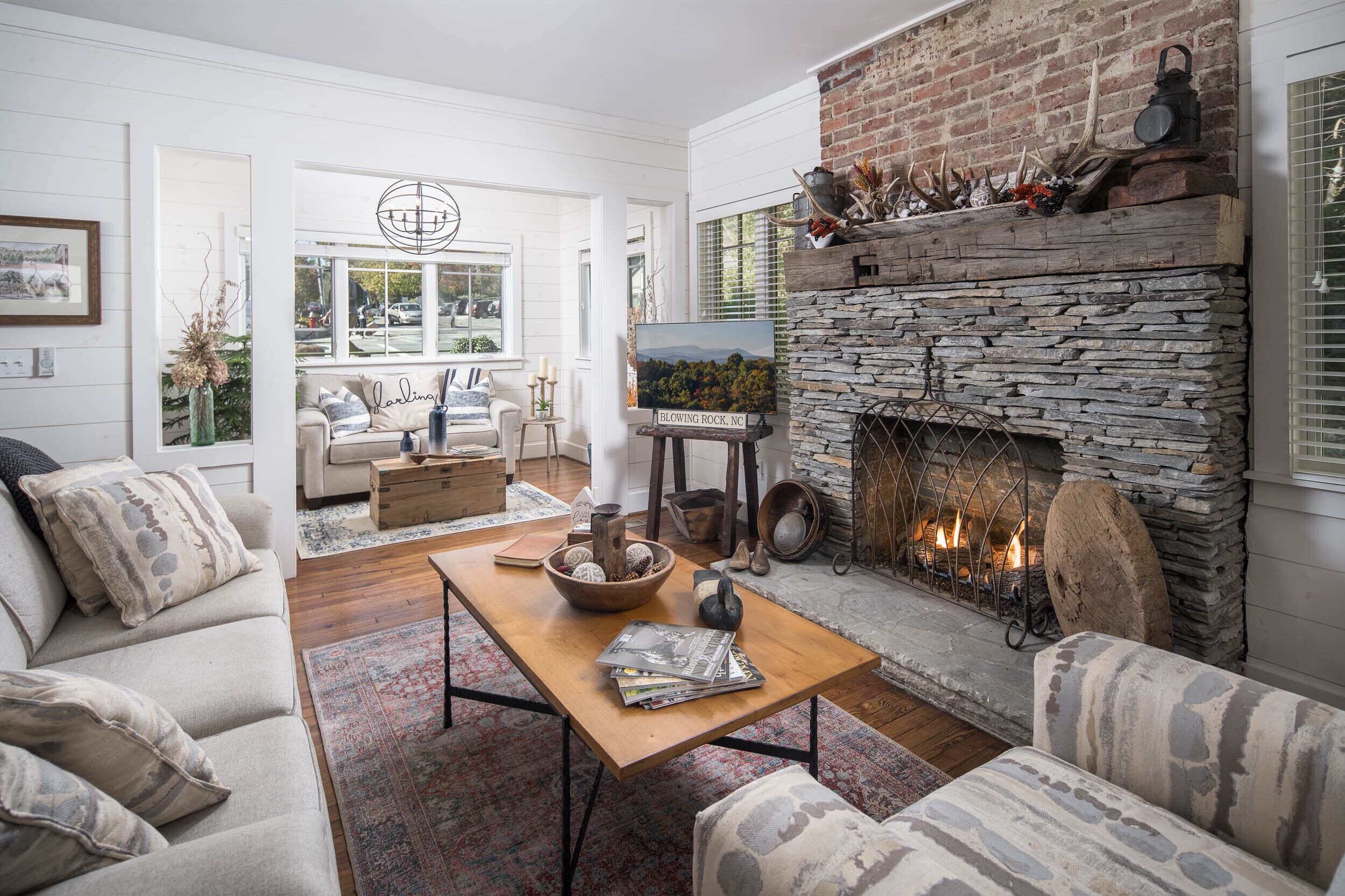 The Blake on Main St- NEW LUXURY RENTAL ON MAIN STREET BLOWING ROCK