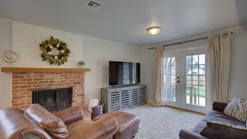 TV connectée, cheminée, lecteur de DVD, imprimantes