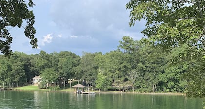 Lakefront Villa in StillWaters – Perfect for Relaxation & Adventure!