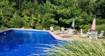 NOFO ESCAPE relajarse-nadar-disfrutar. vacaciones Bachelorettes-bodas-Familia