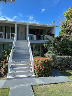 Exterior - Seven Mile Beach, Cayman Grand 32, 2 bd/2bth condo w/pool at Island Pine Villas (Seven Mile Beach)
