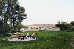 Property grounds - Beautiful Lake Home on Long Lake, Sleeps 18, Over 2 Acres (Spicer)
