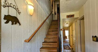 Slope View Townhouse at Snow Summit Ski Resort – Your Perfect Mountain Escape
