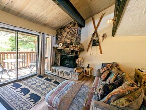 Téléviseur, foyer, lecteur de DVD