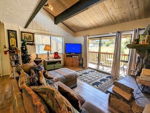 Slope View Townhouse at Snow Summit Ski Resort – Your Perfect Mountain Escape
