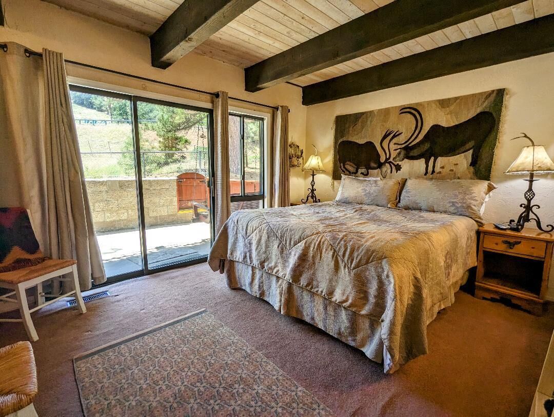 2 bedrooms, internet, bed sheets