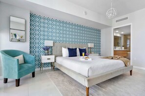 1 bedroom, iron/ironing board, travel cot, WiFi - Vibrant Brickell Suite | Walk to Metromover (Miami)
