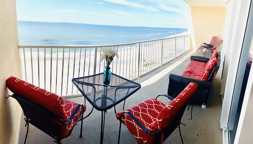 Wow! Beautiful Beach Front Condo-professionally cleaned-private beach-sleeps11!
