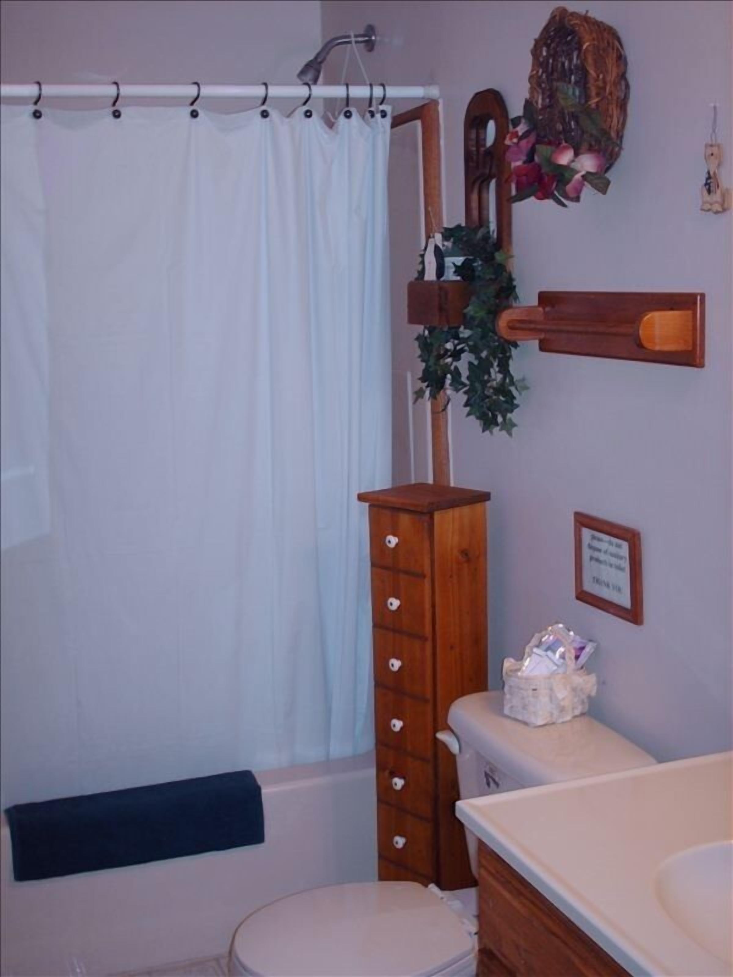 Lake Front, Recently Renovated 3 Bedroom Cottage, Harper Lake