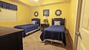 3 bedrooms, desk, iron/ironing board, free WiFi