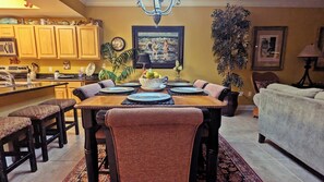 Dining - Relax & Enjoy - Coastal Paradise!  SUNDAY- SUNDAY RENTAL ONLY DURING PEAK SEASON (Orange Beach)