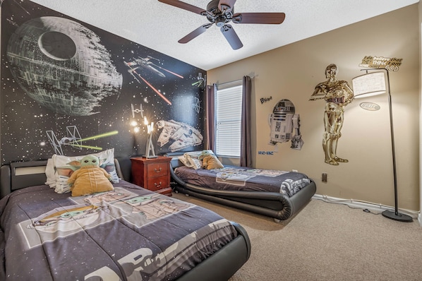 7 bedrooms, iron/ironing board, WiFi, bed sheets