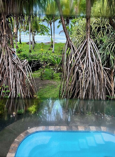 BEACHFRONT HAVEN OFFERS JOYFUL ONE OF A KIND HOLIDAY JUST STEPS FROM THE OCEAN