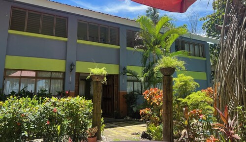 BEACHFRONT RETREAT OFFERS JOYFUL ONE OF A KIND HOLIDAY JUST STEPS FROM THE OCEAN