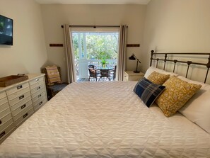 3 Schlafzimmer, Verdunkelungsvorhänge, Bügeleisen/Bügelbrett