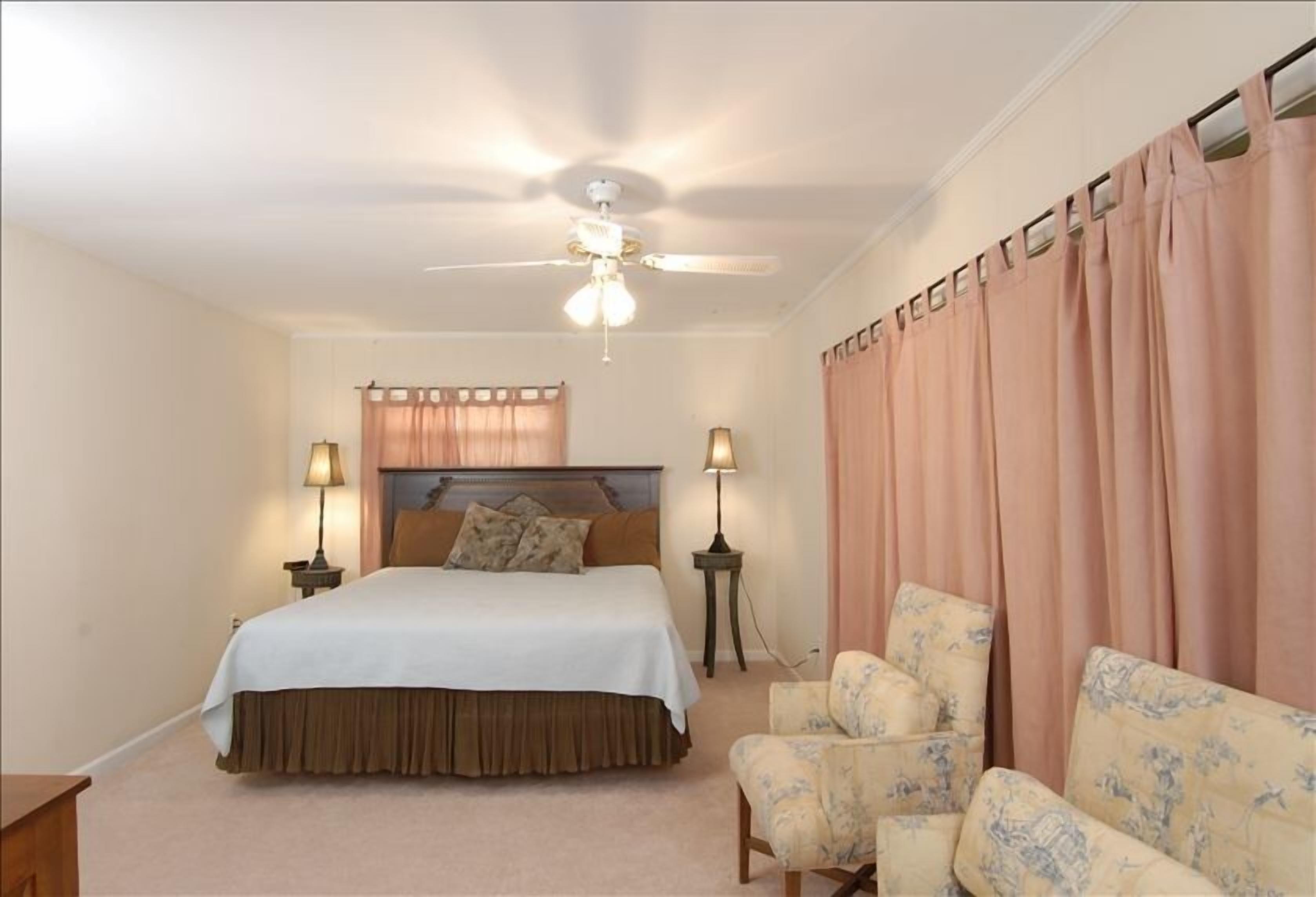 The Honeycomb Retreat-Get-Away or Get-Together