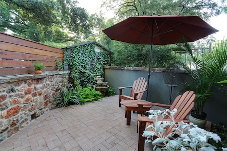 Terrace/patio. The Palmer's Guest House - The Great Getaway in Central San Marcos