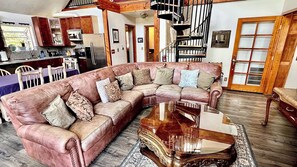 电视、壁炉、桌上足球