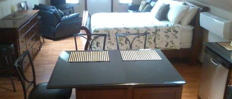 熨斗/熨衫板、Wi-Fi、床單