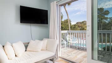 Smart TV, DVD player, stereo