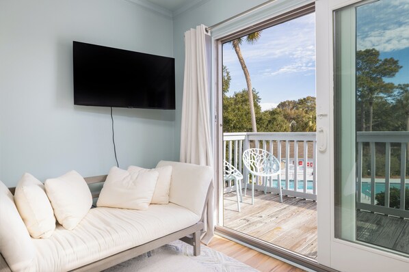 Smart-TV, DVD-Player, Stereoanlage